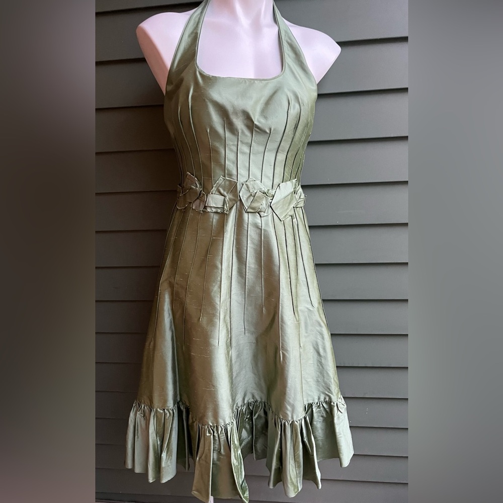 Gorgeous Kay Unger Fitted  Silk Halter Dress